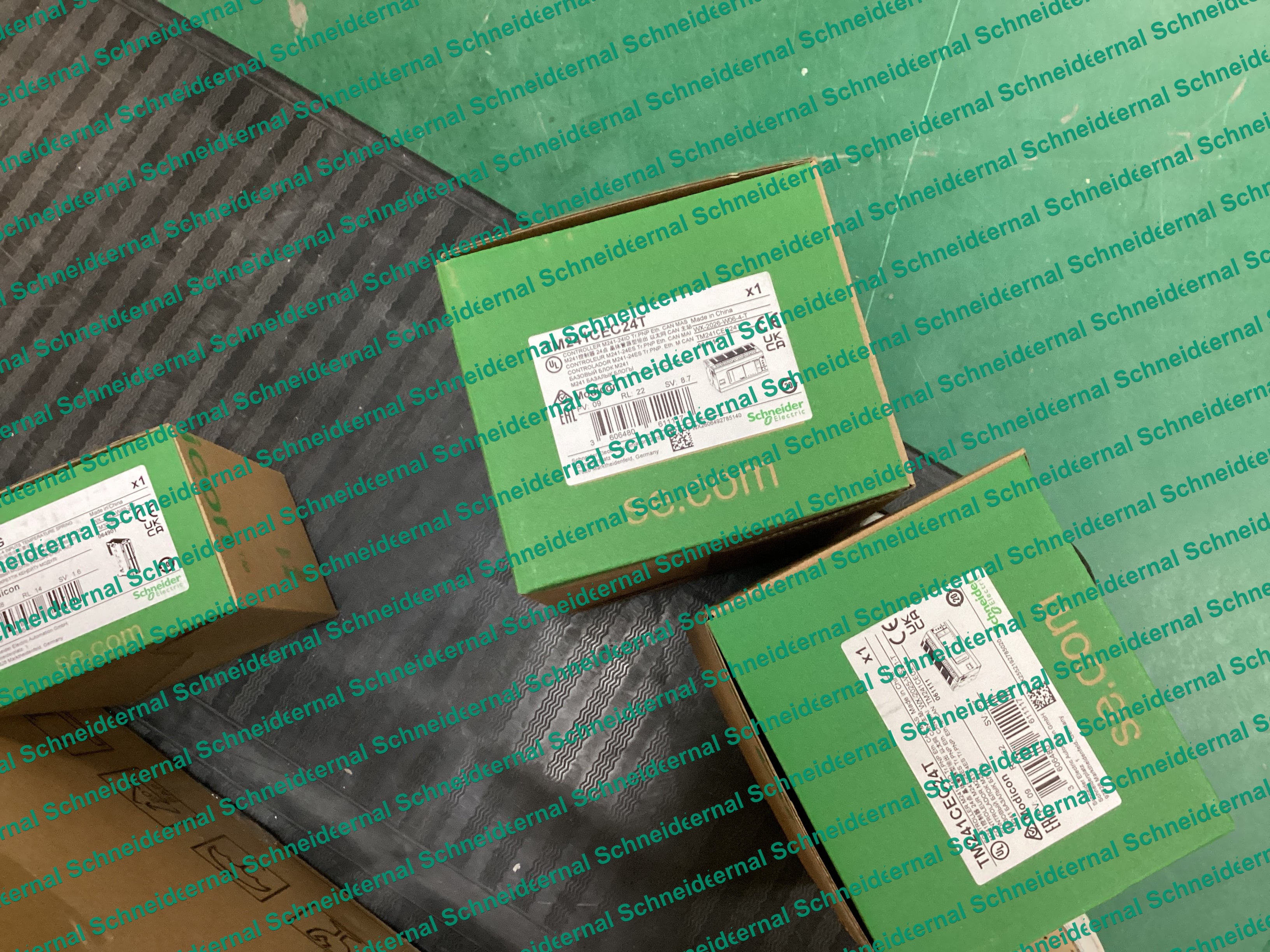 Modicon M241 TM241CEC24T